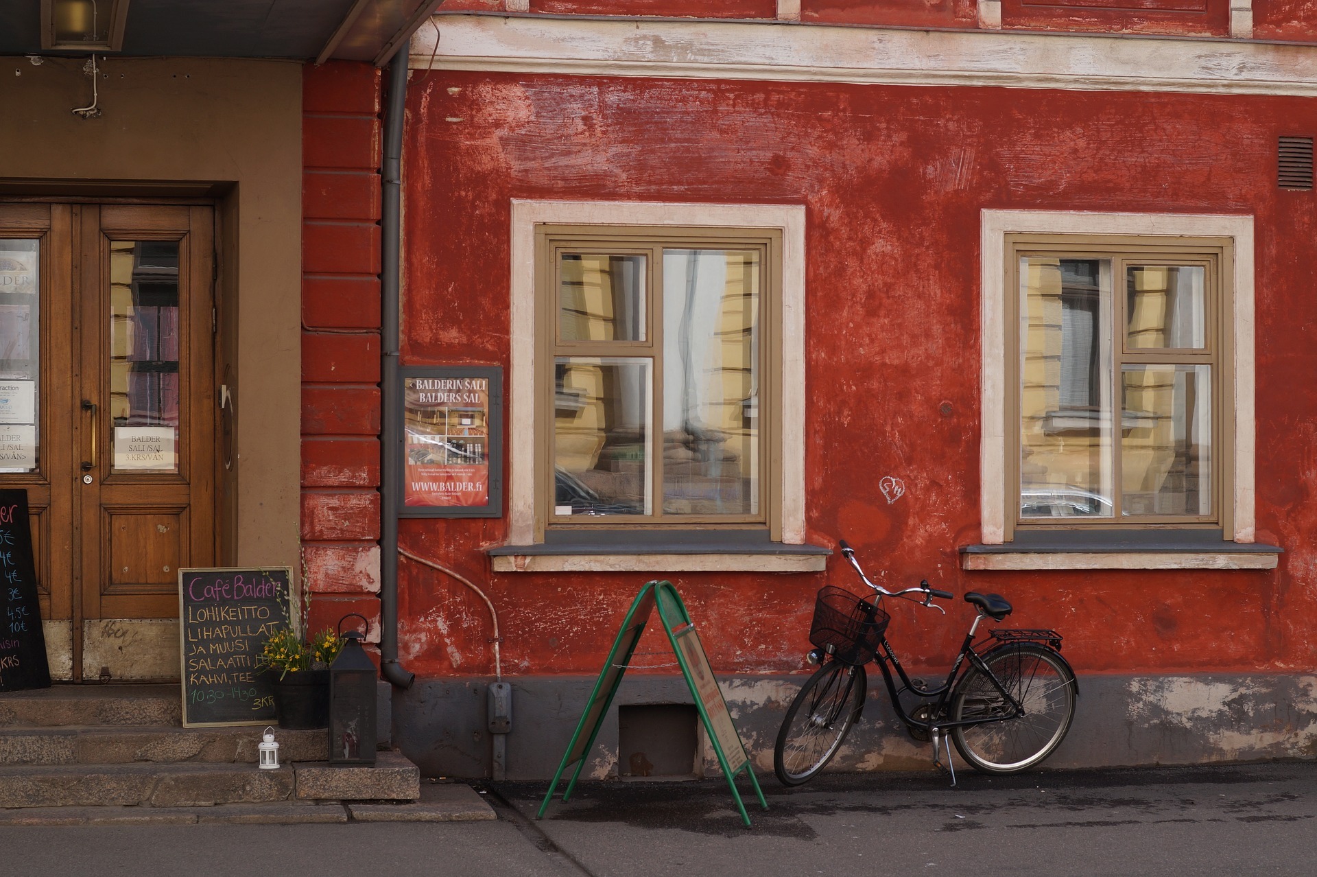 Active Finland Adventure Helsinki city bike tour